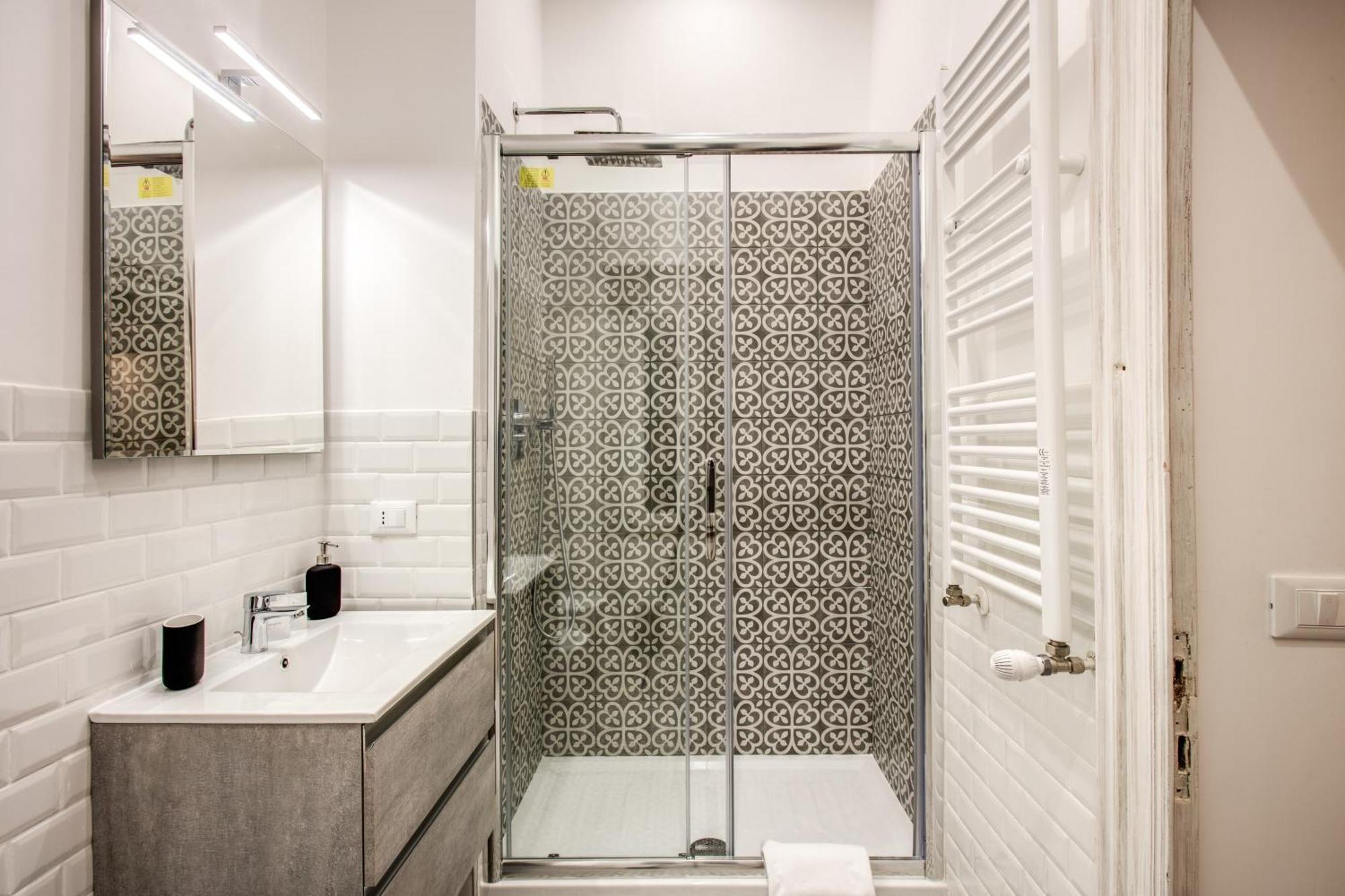 Monti Quiet And Spacious Apartment Рим Екстериор снимка