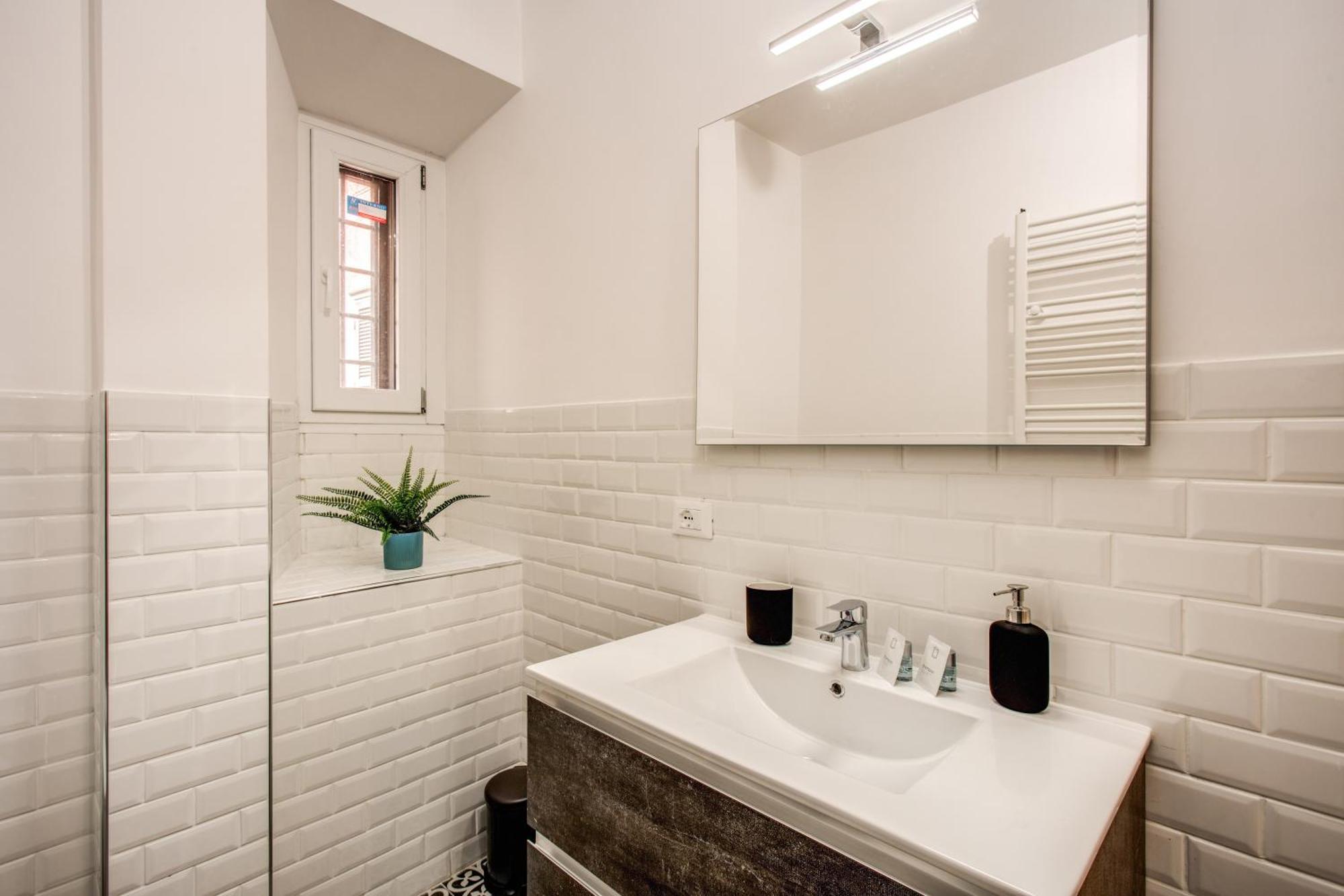 Monti Quiet And Spacious Apartment Рим Екстериор снимка