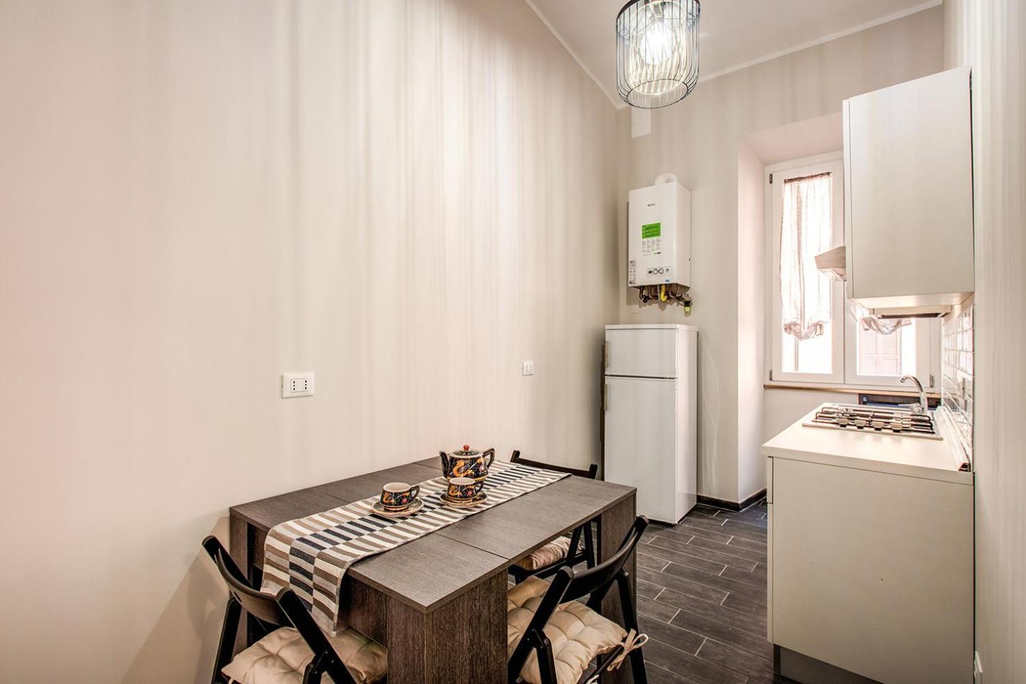 Monti Quiet And Spacious Apartment Рим Екстериор снимка