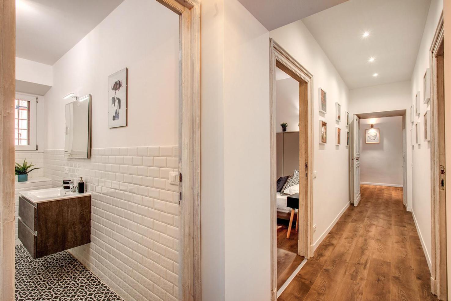 Monti Quiet And Spacious Apartment Рим Екстериор снимка