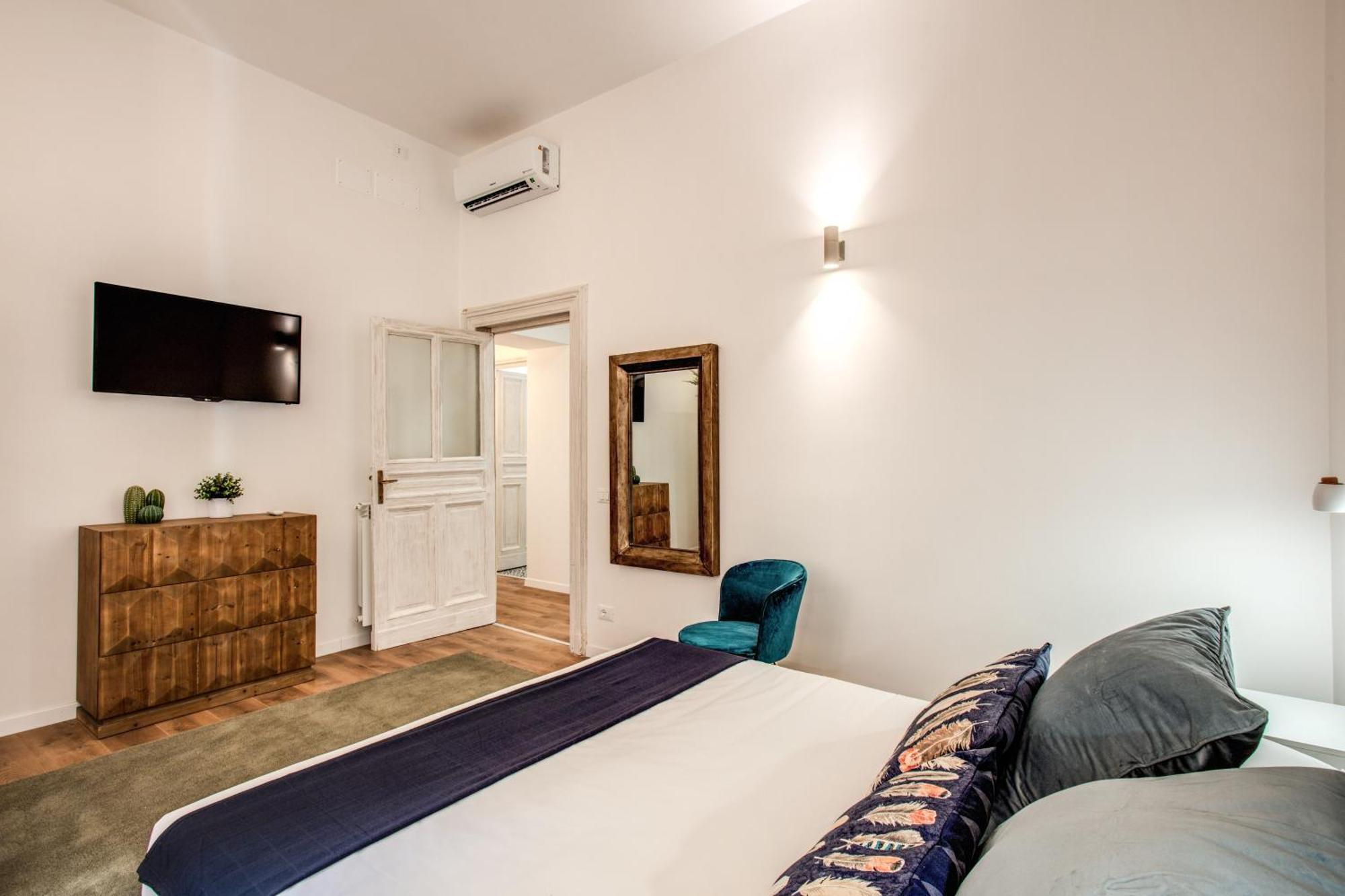 Monti Quiet And Spacious Apartment Рим Екстериор снимка