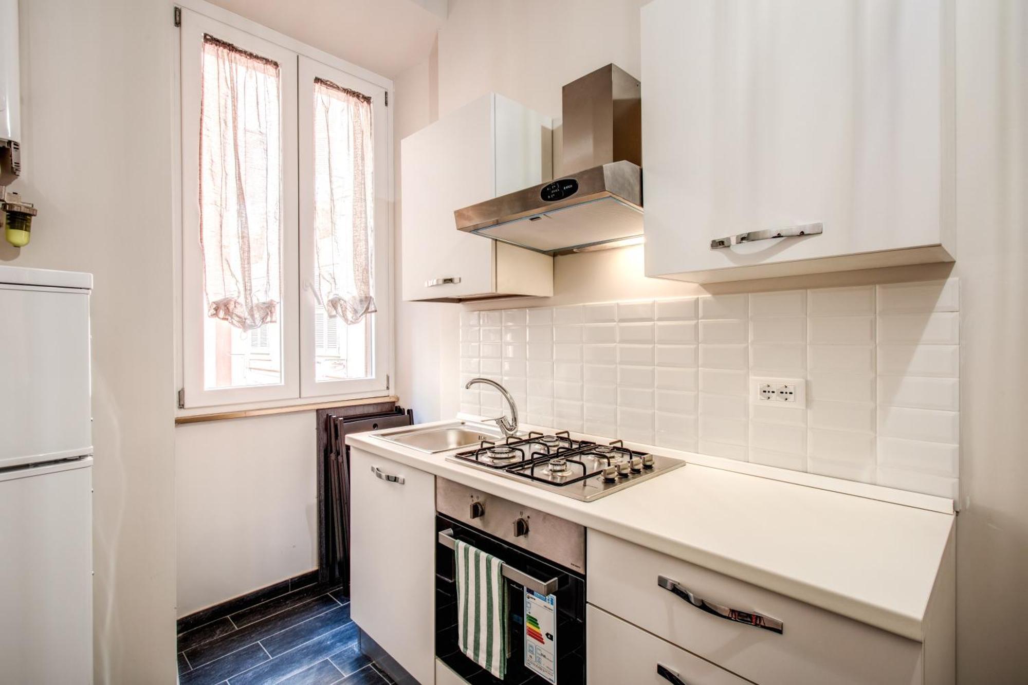Monti Quiet And Spacious Apartment Рим Екстериор снимка